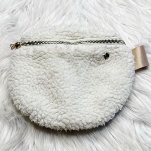 Apana Sherpa Belt Bag White One Size